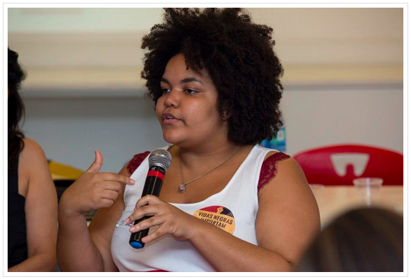 Lola Ferreira, da plataforma "Gênero e Número", é a convidada do Mulher na Caneca. Foto: Rio de Encontros