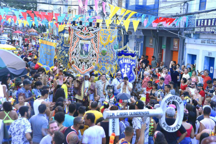 Desfile do Bloco PenDrive da Madrugada com o Cariri Olindense. Foto: Beto Oliveira/Cariri Olindense