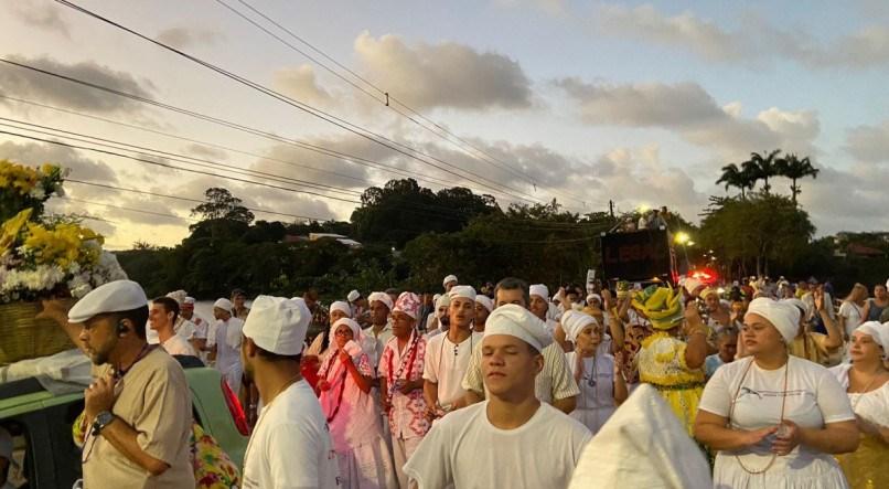 Celebração da Fé é pauta no Calor da Rua